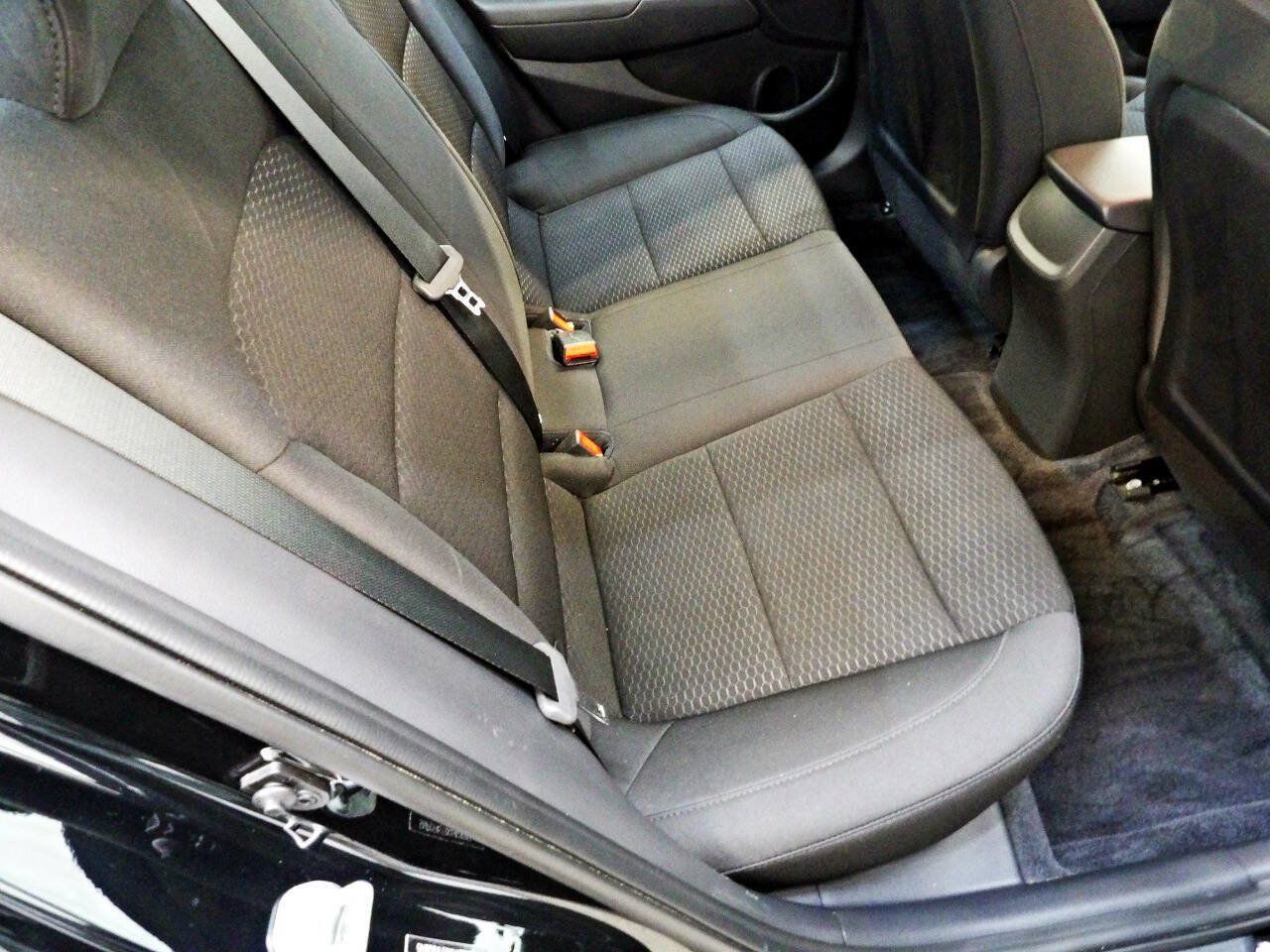 Used 2019 Hyundai Elantra SE w/ Cargo Package FWD image 14