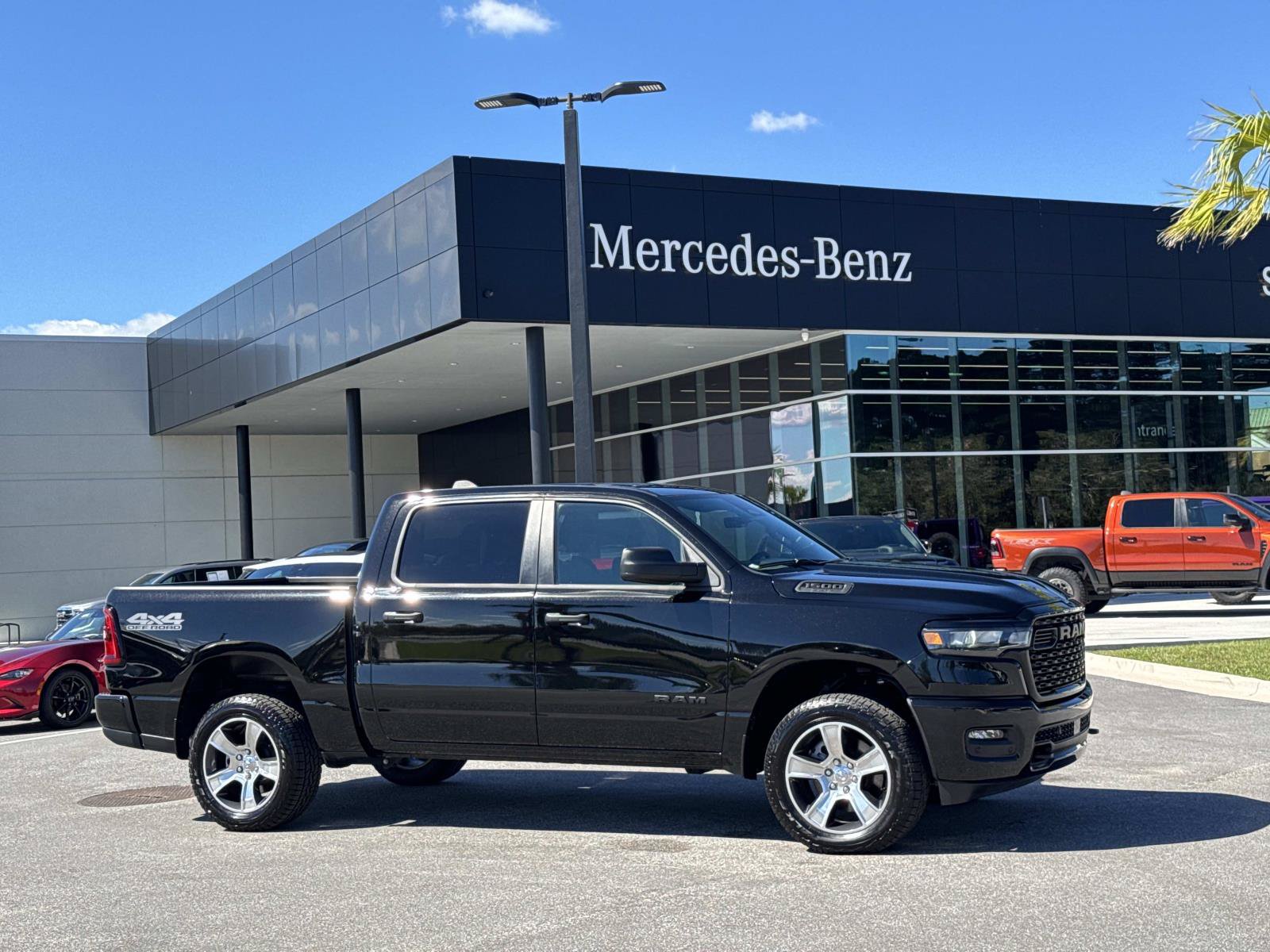 Used 2025 RAM 1500 Tradesman w/ Off Road Group AWD/4WD image 1