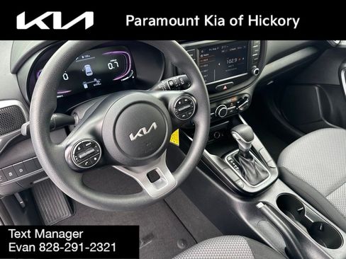 Used 2023 Kia Soul LX w/ Option Group 015 FWD image 19