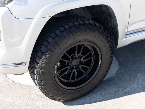 Used 2017 Toyota 4Runner Limited AWD/4WD image 10