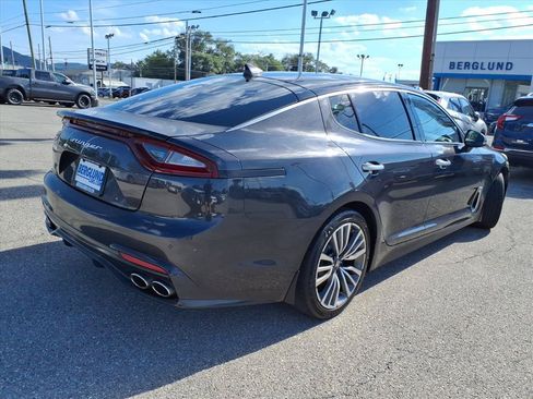 Used 2019 Kia Stinger RWD image 4