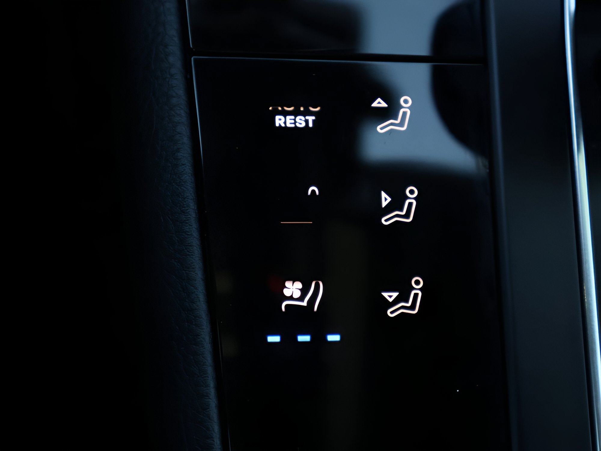 Certified 2024 Porsche Macan S w/ Premium Plus Package AWD/4WD image 25