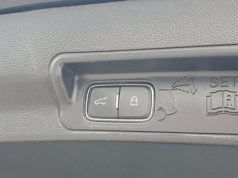 Certified 2022 Ford Explorer Limited w/ Equipment Group 301A AWD/4WD image 10
