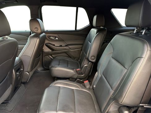 Used 2023 Chevrolet Traverse LT image 11