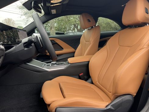 Used 2025 BMW 230i Coupe w/ Convenience Package image 16