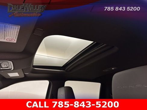 Used 2022 GMC Sierra 3500 Denali w/ Denali Ultimate Package image 17