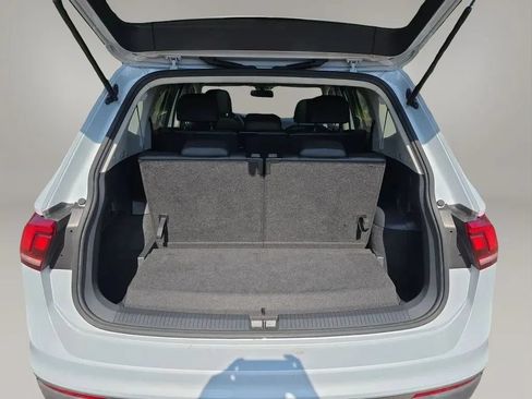 Used 2018 Volkswagen Tiguan SE w/ Panoramic Sunroof Package FWD image 51