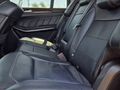 Used 2014 Mercedes-Benz GL 450 4MATIC image 17