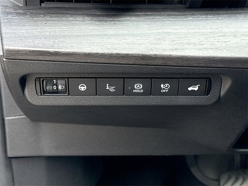 Used 2023 Nissan Ariya EVOLVE+ image 11