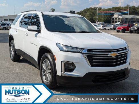 Used 2022 Chevrolet Traverse LT image 4
