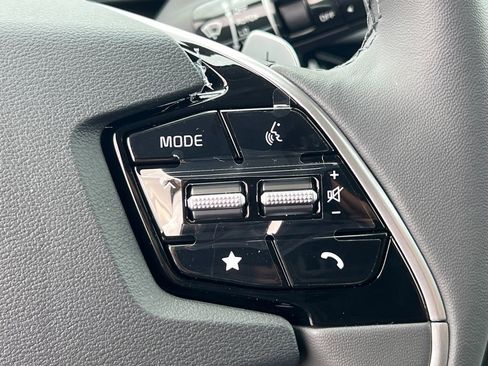 New 2025 Kia Niro EX image 25