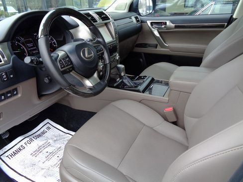 Used 2021 Lexus GX 460 Premium w/ Premium Package image 10