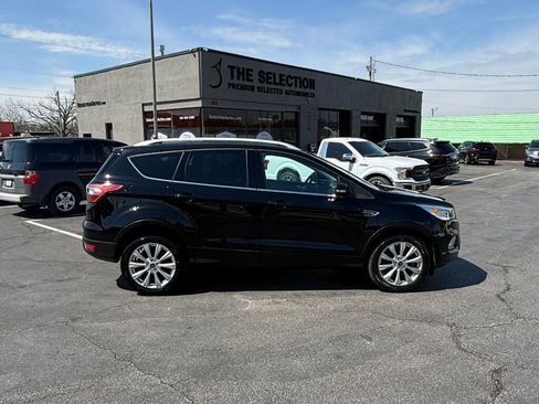 Used 2018 Ford Escape Titanium image 18