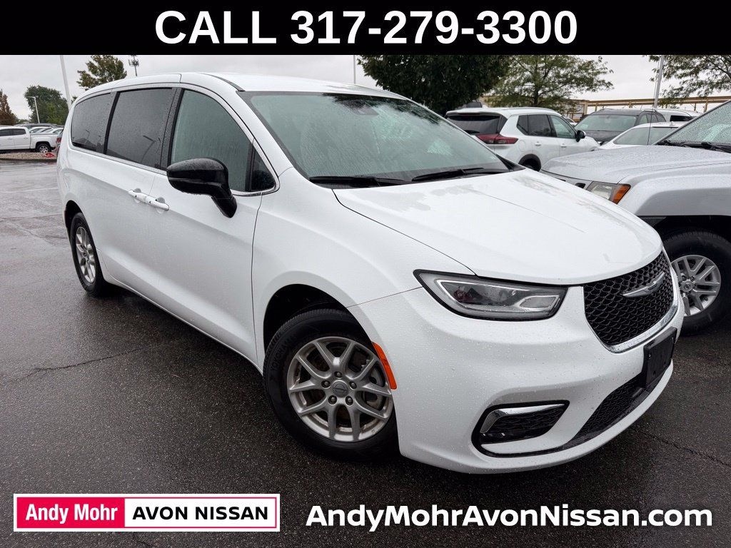 Used 2025 Chrysler Pacifica Select FWD 360° Tour