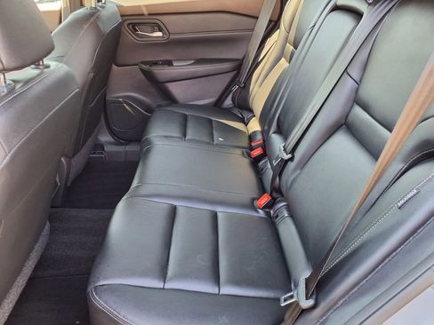 Used 2023 Nissan Rogue SL AWD/4WD image 16