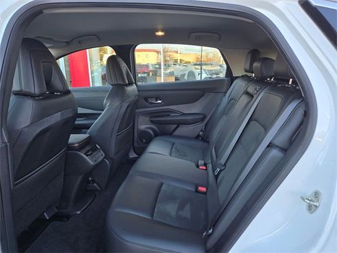 Used 2024 Nissan Ariya FWD image 17
