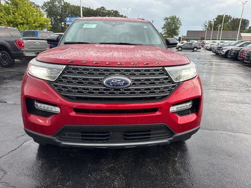 Used 2024 Ford Explorer XLT w/ Equipment Group 202A AWD/4WD image 3