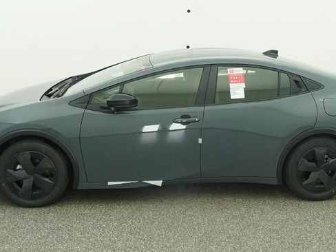 New 2026 Toyota Prius Plug-In Hybrid FWD image 5