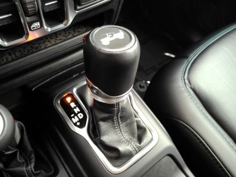 Used 2024 Jeep Wrangler High Altitude image 40