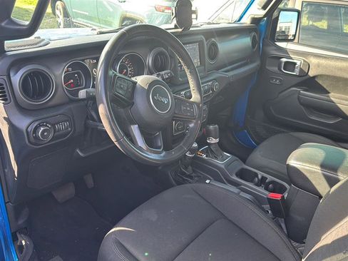 Used 2022 Jeep Wrangler Sport AWD/4WD image 4