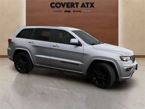 Used 2018 Jeep Grand Cherokee Altitude image 6