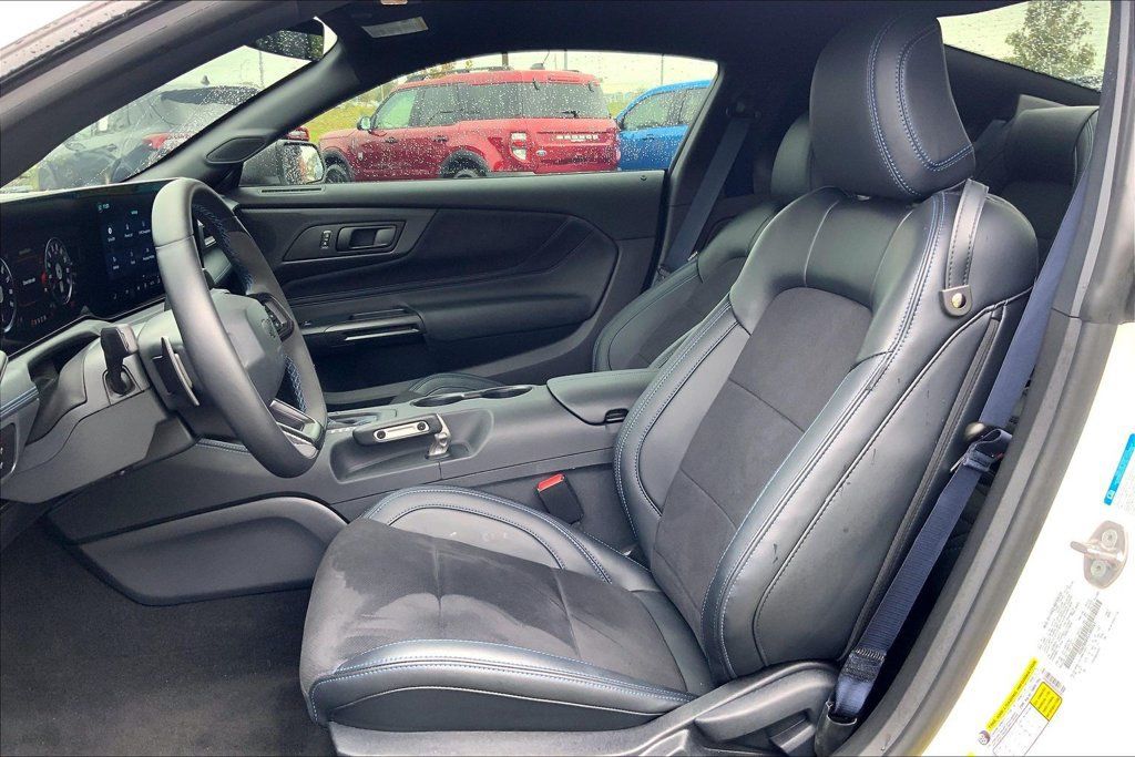 Used 2025 Ford Mustang Dark Horse RWD image 9