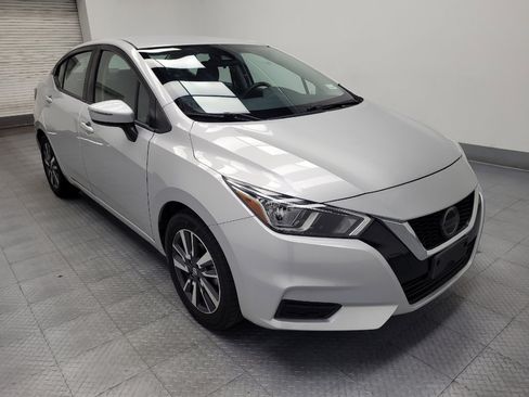 Used 2021 Nissan Versa SV FWD image 13