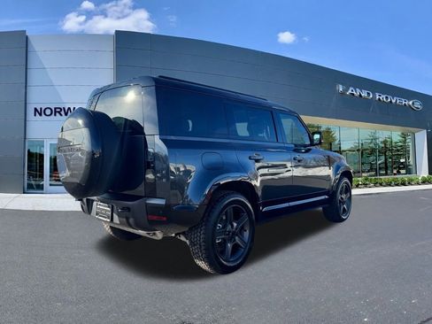 New 2026 Land Rover Defender 110 X-Dynamic SE image 4