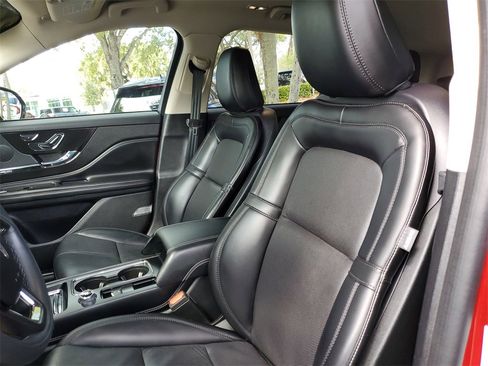 Used 2023 Lincoln Corsair Reserve w/ Jet Appearance Package image 22