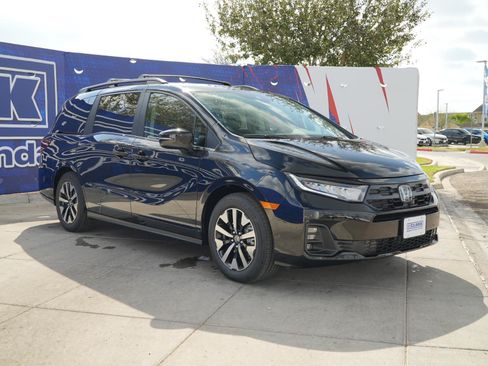 Used 2026 Honda Odyssey EX-L image 3