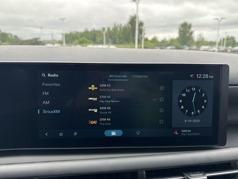 Used 2026 Hyundai Santa Cruz SE image 19