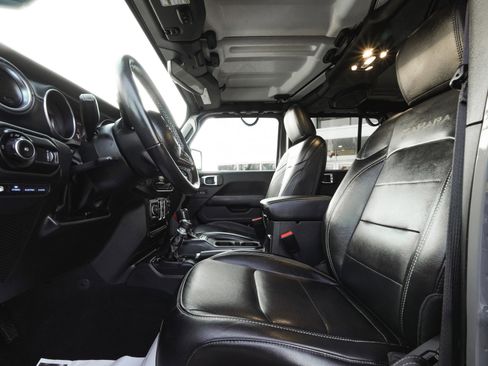 Used 2023 Jeep Wrangler Unlimited Sahara w/ Cold Weather Group image 31