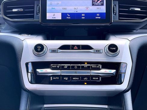 Certified 2024 Ford Explorer XLT AWD/4WD image 32