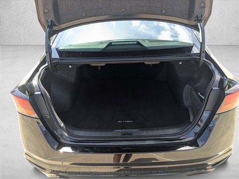 Used 2024 Nissan Altima 2.5 SR w/ SR Premium Package FWD image 7
