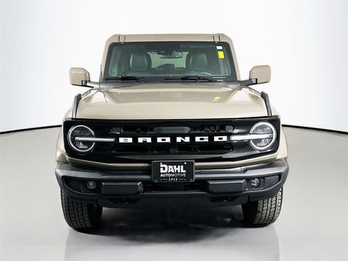 Used 2025 Ford Bronco Outer Banks image 3