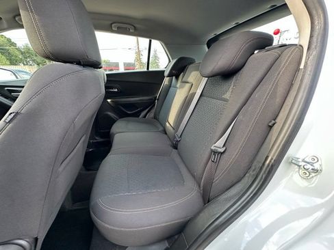 Used 2018 Chevrolet Trax LS AWD/4WD image 13