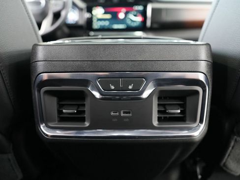 Used 2025 GMC Sierra 1500 Denali AWD/4WD image 34