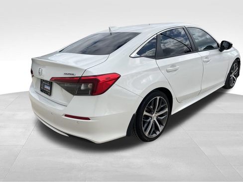 Used 2022 Honda Civic Touring image 4