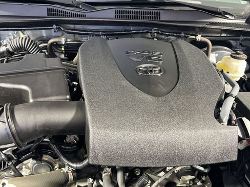 Used 2023 Toyota Tacoma SR AWD/4WD image 28