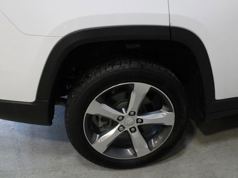 Used 2021 Jeep Grand Cherokee L Limited AWD/4WD image 29