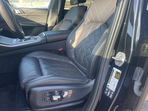 Used 2025 BMW X5 xDrive40i w/ Climate Comfort Package image 12