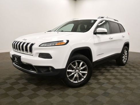 Used 2017 Jeep Cherokee Limited image 2