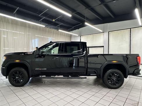 Used 2025 GMC Sierra 2500 AT4 AWD/4WD image 12