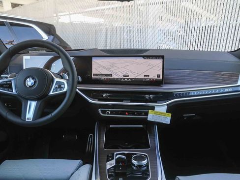 Used 2026 BMW X5 sDrive40i w/ M Sport Package RWD image 9