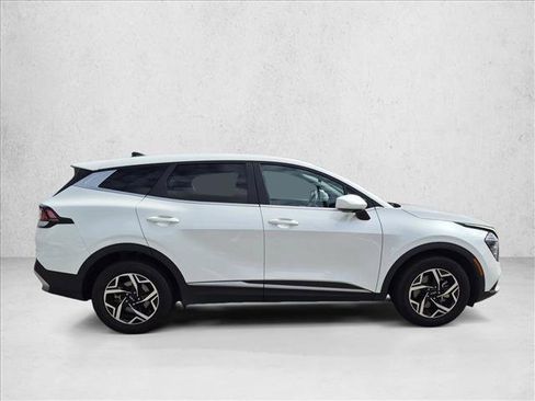 Used 2024 Kia Sportage LX FWD image 4