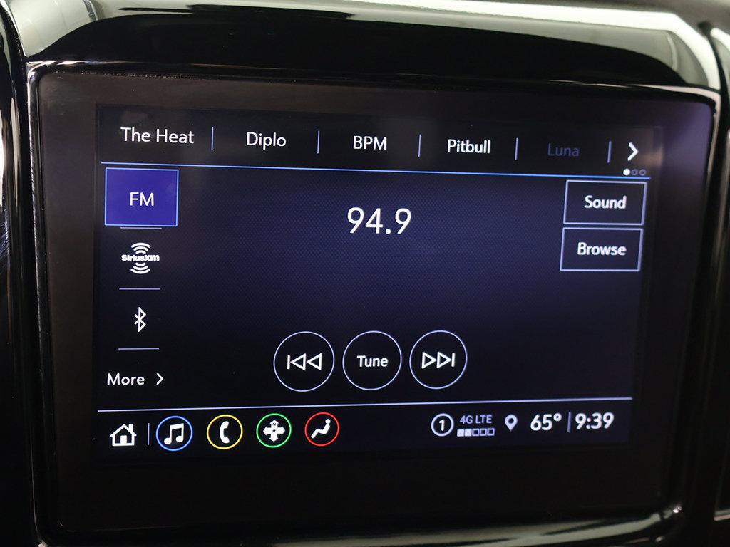 Used 2023 Chevrolet Traverse LT AWD/4WD image 46