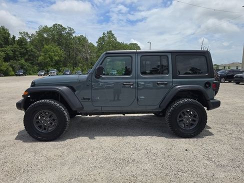 Used 2024 Jeep Wrangler Unlimited Sport AWD/4WD image 6