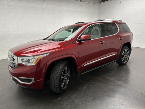 Used 2019 GMC Acadia Denali w/ Technology Package AWD/4WD image 5