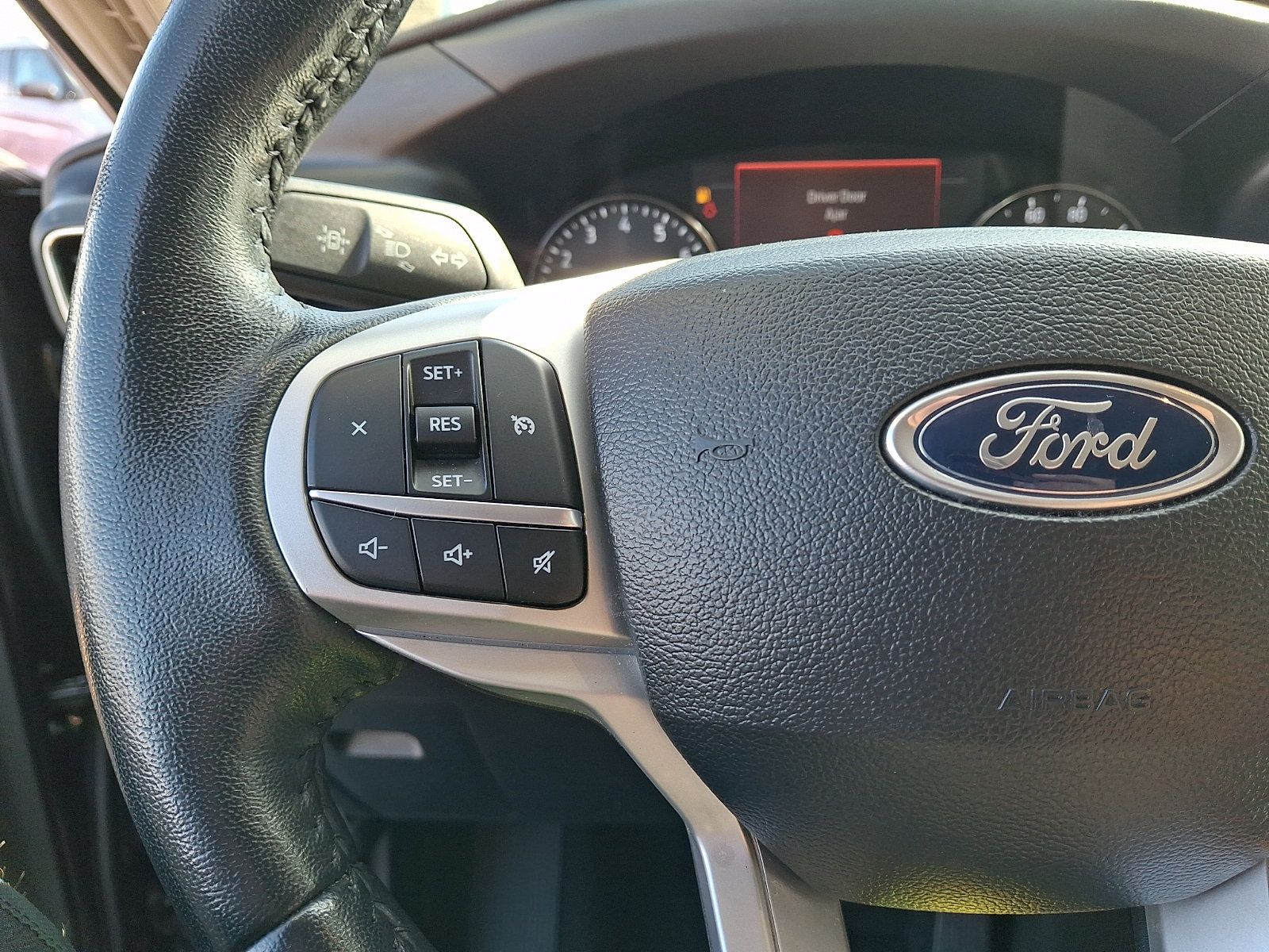 Certified 2023 Ford Explorer XLT w/ Equipment Group 202A AWD/4WD image 22