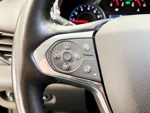 Used 2020 Chevrolet Traverse LT image 21